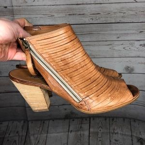 Paul Green “Cayanne” leather peep toes, size 9